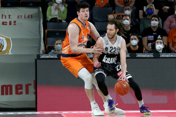 它帮助我们 它帮助我们